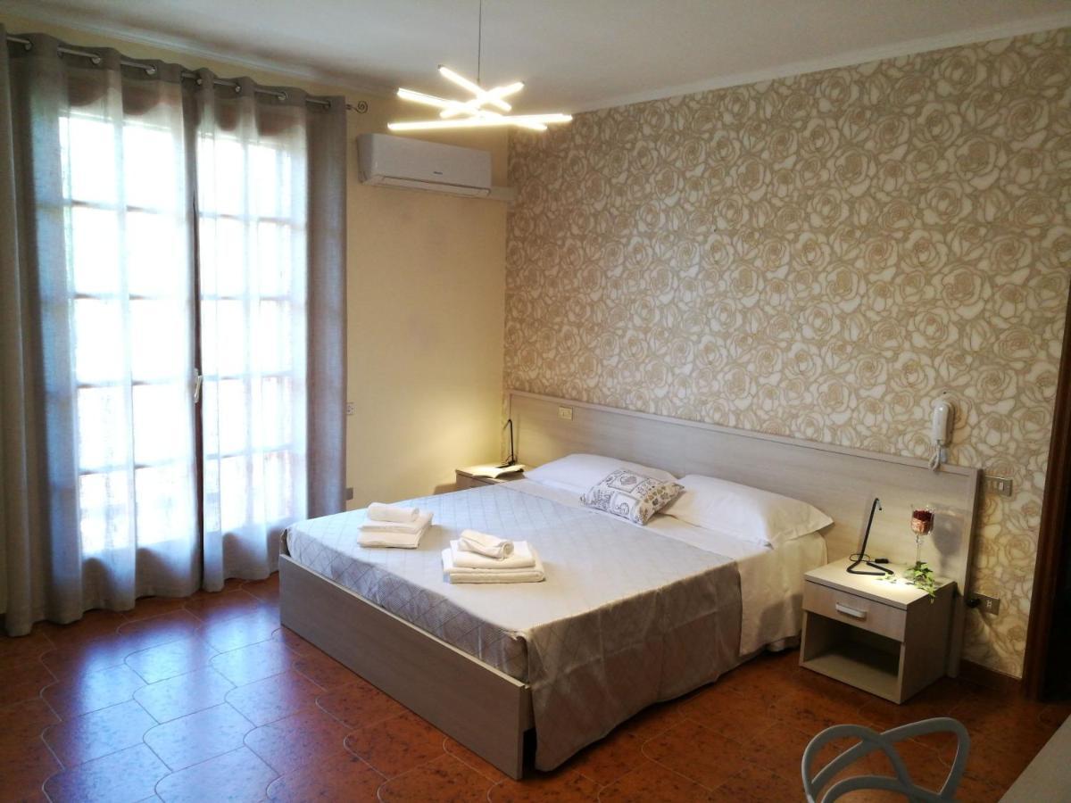 B&B Villa Alba มาเตรา ภายนอก รูปภาพ